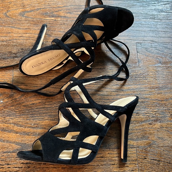✨HOST PICK✨ IVANKA TRUMP HEATHER BLACK SUEDE CAGED HIGH HEEL SANDALS - SIZE 8.5 - Picture 3 of 6